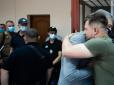 Хіти тижня. Прокурори Венедіктової з Волошиним кусають губи: Суд відпустив ветерана АТО, котрого без доказів звинуватили у поливанні зеленкою депутата ОПЗЖ, що заперечив суверенність України