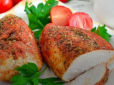 Смакота! Як приготувати соковиту курячу грудку, якщо гості на порозі