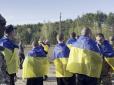277 молодих українських захисників: СБУ оприлюднила ексклюзивні кадри обміну полоненими напередодні Великодня