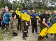 Вітаємо своїх: Україна та Росія провели черговий обмін полоненими (фотофакти)