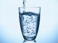 Чи варто пити газовану воду? Ось як вона впливає на здоров’я
