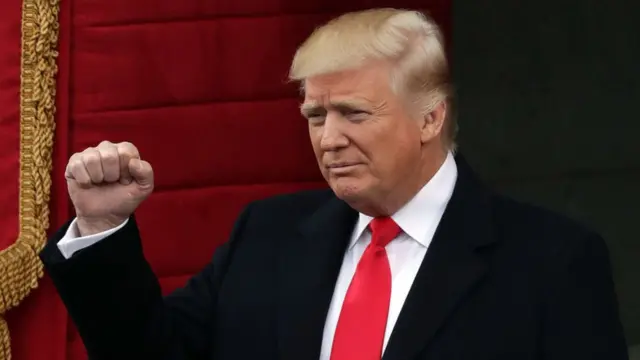 Змінив риторику: Трамп заявив, що дозволить біженцям з України залишатися в США до кінця війни