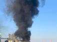 Дим видно навіть у Одесі: У порту Чорноморська розгорілася масштабна пожежа (фото, відео)