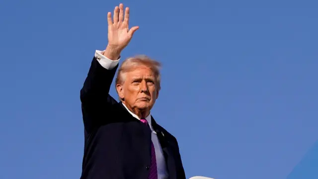 Є одна людина: У Bloomberg з'ясували, хто змусив Трампа раптово переглянути ставлення до Росії