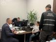 Підробляли документи: Суддю і подружжя місцевих жителів підозрюють у незаконному заволодінні квартирами померлих в Одесі (фото)