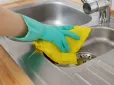 Все просто! Як швидко прочистити раковину вдома без хімії
