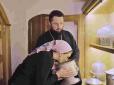 Як кум Зеленського хрестив дитину у духівника кума Путіна, - нардеп