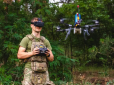 Пілоти безпілотників ЗСУ знищили техніку РФ, поки ворог знімав на відео, як вдало заховав її