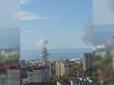 Морський дрон вразив в порту Сочі  російське 3600-тонне судно забезпечення NEFRIT, в в Севастополя вражено десантний катер (відео)