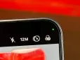 Зелена крапка на смартфоні загорілася сама? Ось що потрібно перевірити