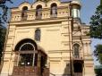 В ході чергового терористичного нальоту на Київ російські варвари пошкодили старовинний Свято-Покровський храм на Пріорці